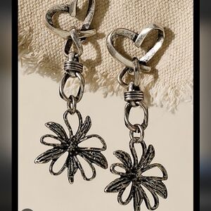 NWT Free People Xavier Dangle Earrings